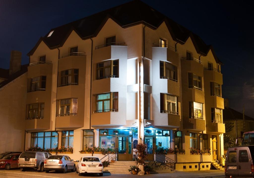 Hotel Cristal Cluj-Napoca Extérieur photo