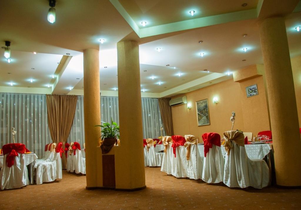 Hotel Cristal Cluj-Napoca Extérieur photo