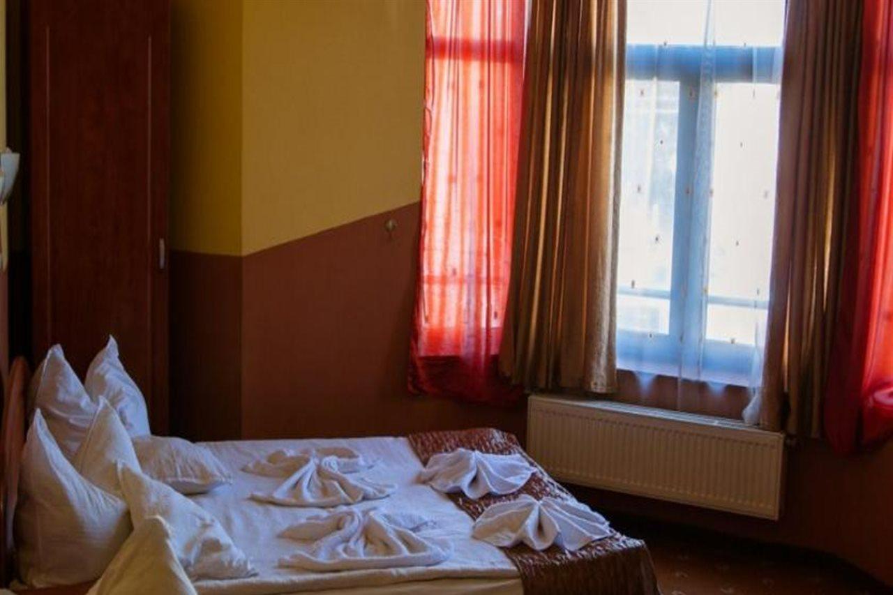 Hotel Cristal Cluj-Napoca Extérieur photo