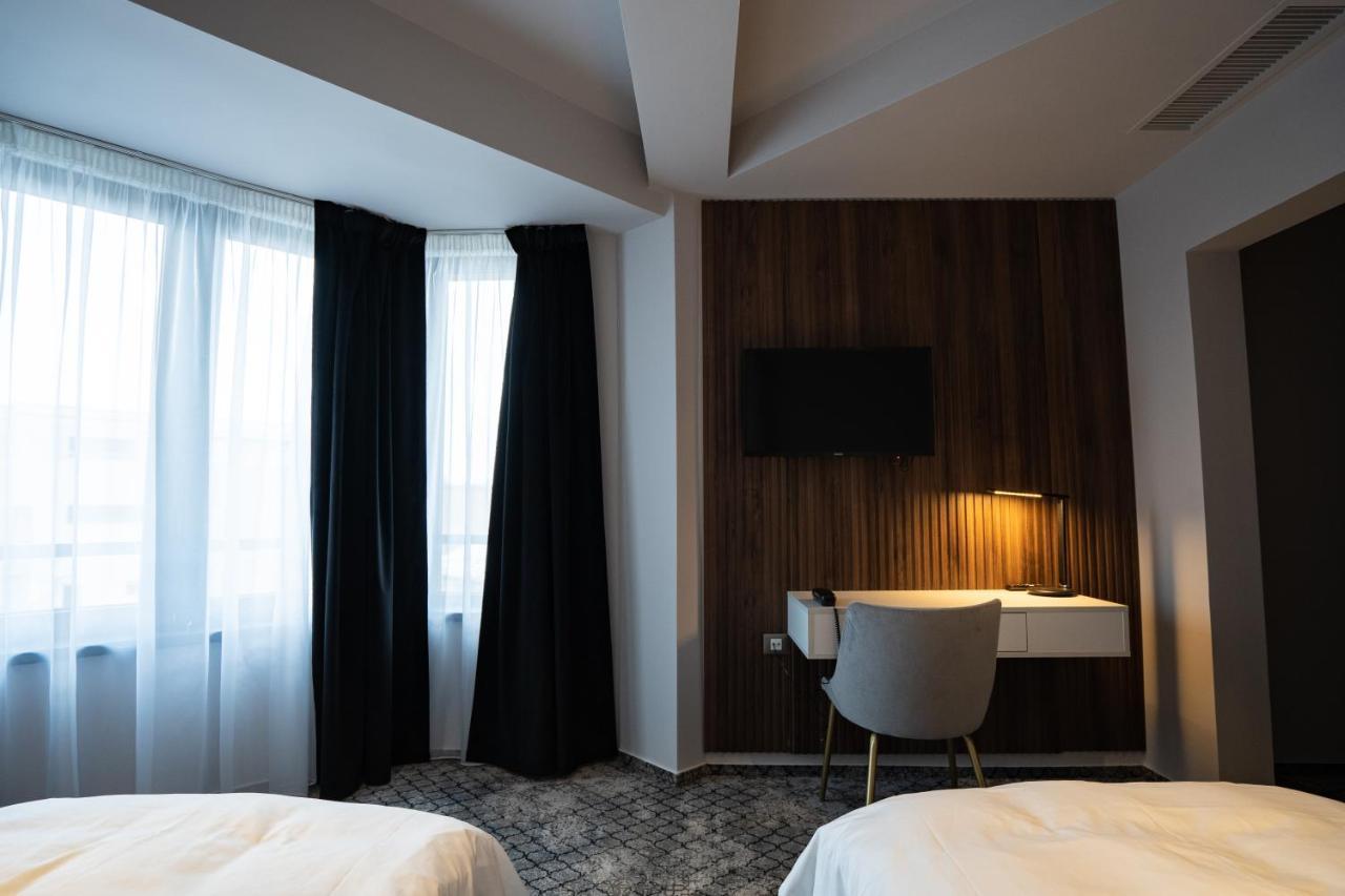 Hotel Cristal Cluj-Napoca Extérieur photo