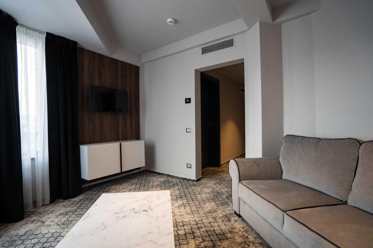 Hotel Cristal Cluj-Napoca Extérieur photo