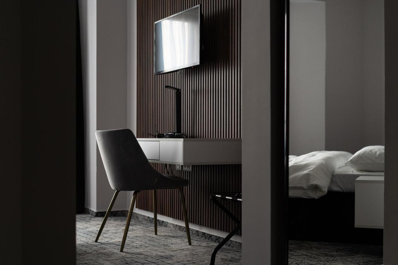 Hotel Cristal Cluj-Napoca Extérieur photo