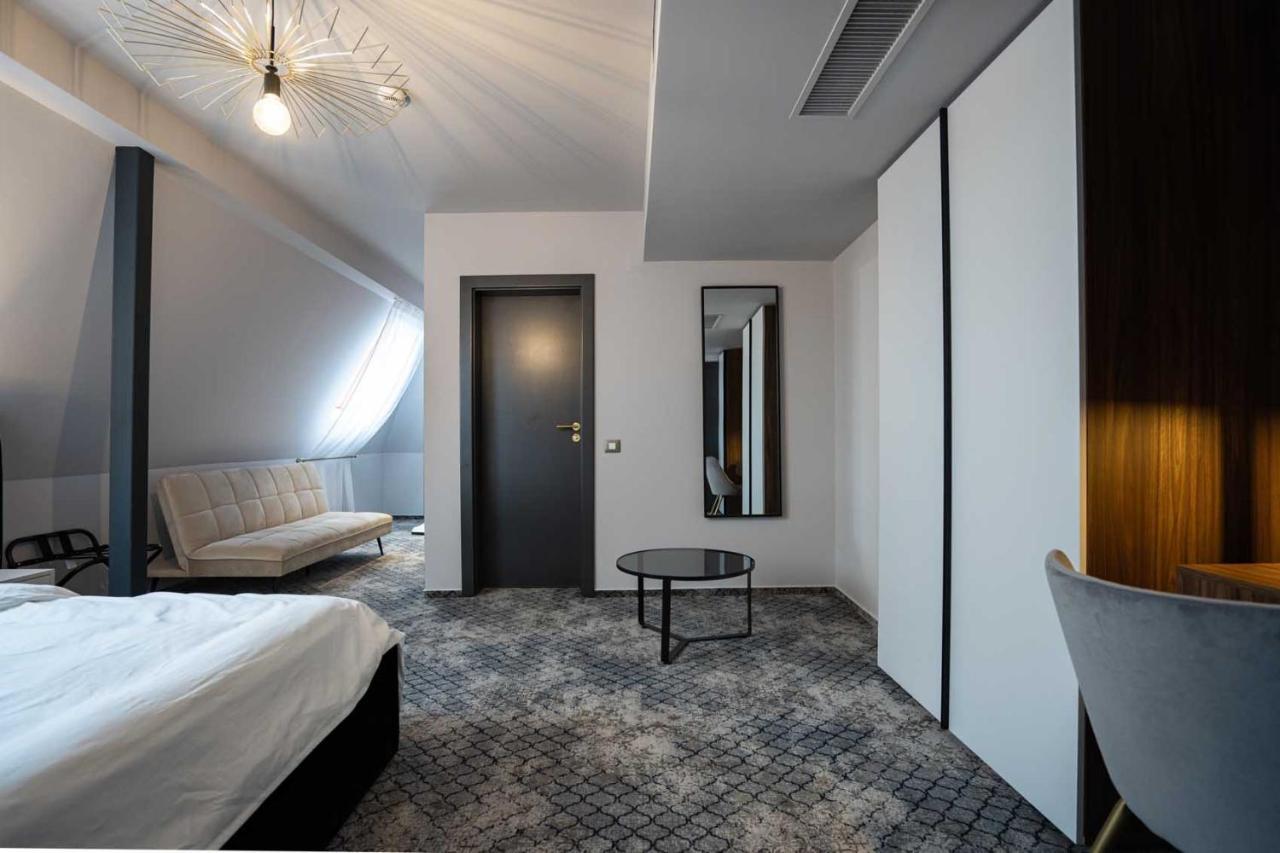 Hotel Cristal Cluj-Napoca Extérieur photo