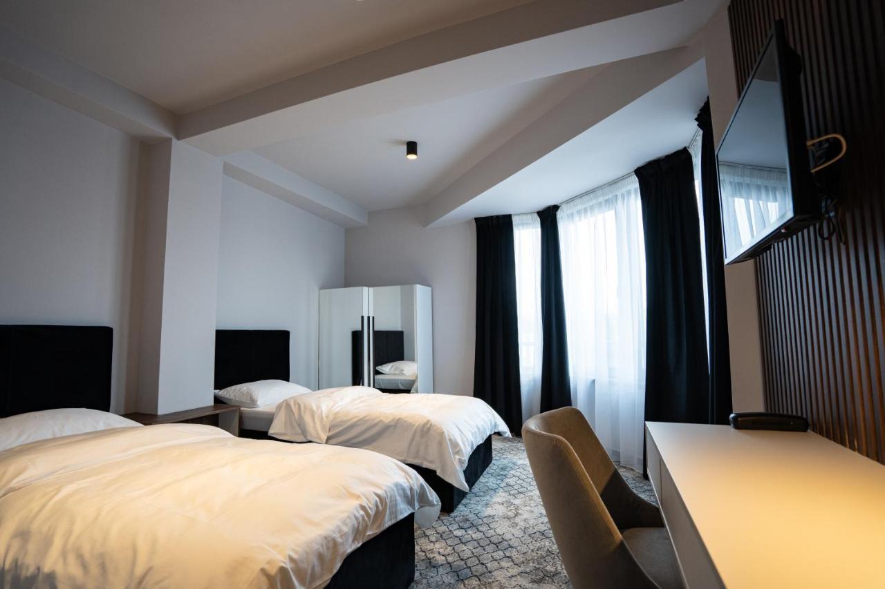 Hotel Cristal Cluj-Napoca Extérieur photo
