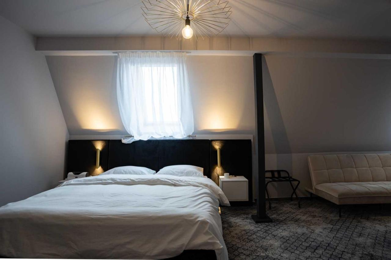 Hotel Cristal Cluj-Napoca Extérieur photo