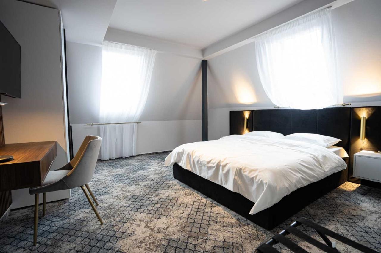 Hotel Cristal Cluj-Napoca Extérieur photo