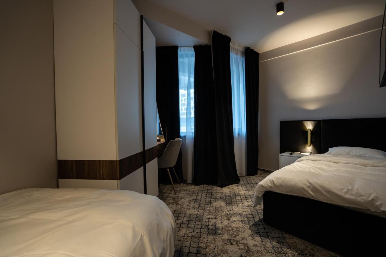 Hotel Cristal Cluj-Napoca Extérieur photo