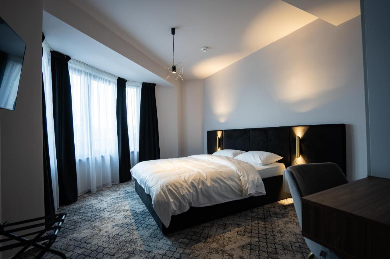 Hotel Cristal Cluj-Napoca Extérieur photo