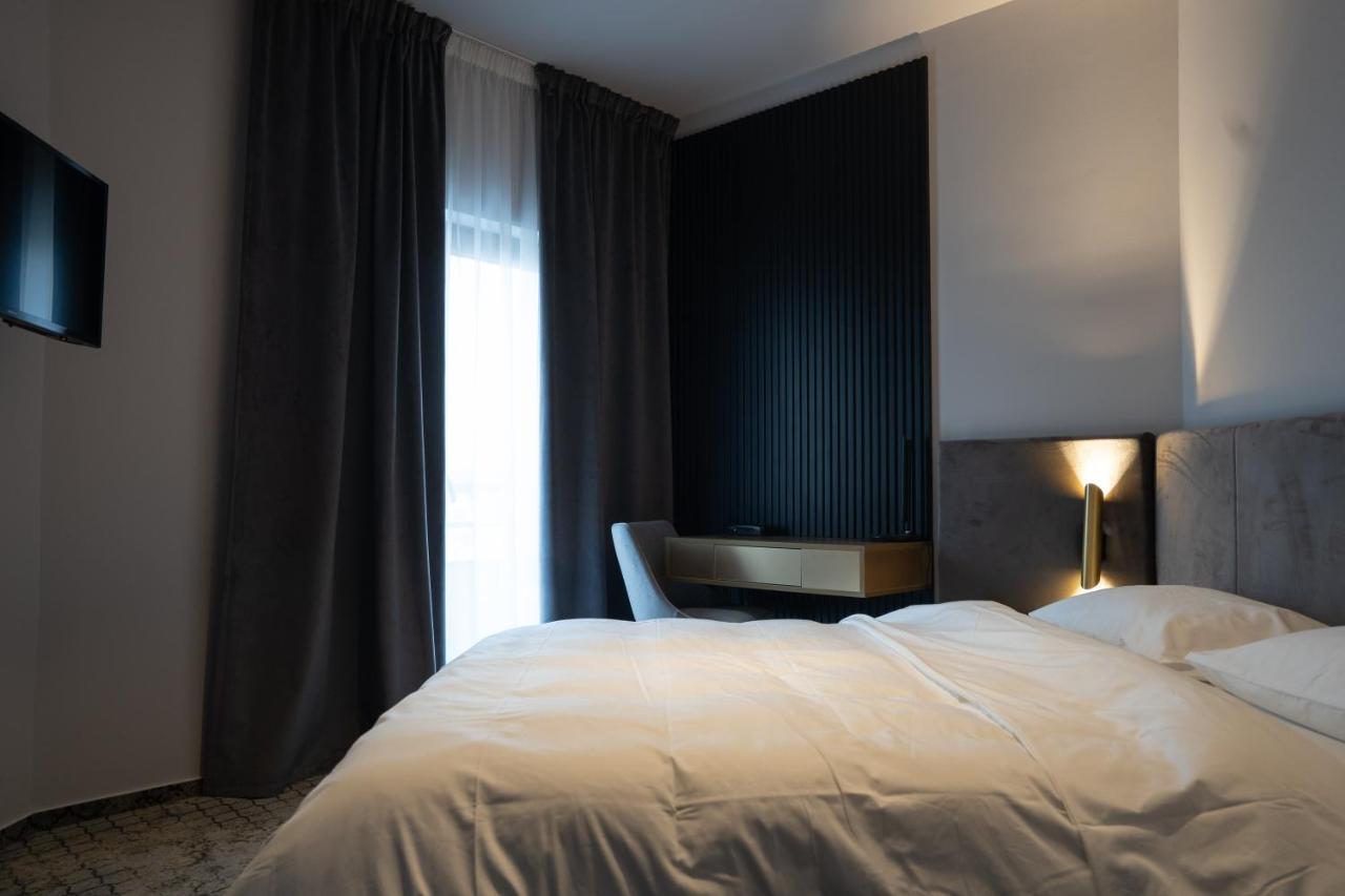 Hotel Cristal Cluj-Napoca Extérieur photo