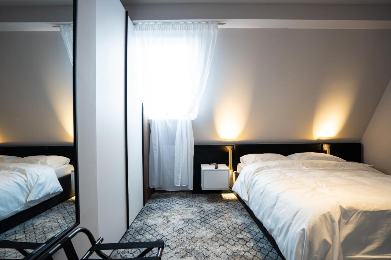 Hotel Cristal Cluj-Napoca Extérieur photo