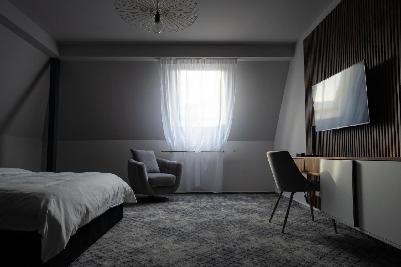 Hotel Cristal Cluj-Napoca Extérieur photo
