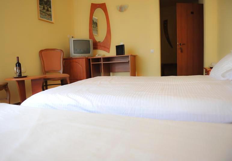 Hotel Cristal Cluj-Napoca Extérieur photo